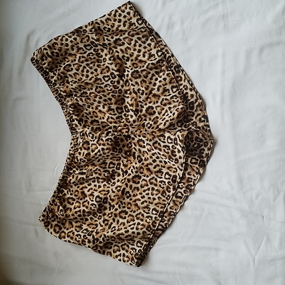 Leopard and Lace Lingerie Set - Picture 4 of 4